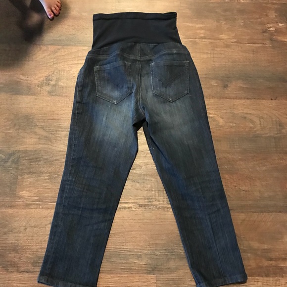 Maternity // Cropped Jeans - Picture 3 of 4